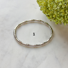 Charger l'image dans la galerie, Stainless Steel Silver Textured Bangles