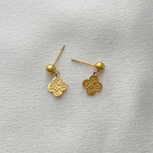 Charger l'image dans la galerie, Stainless Stell Clover Stud Earrings