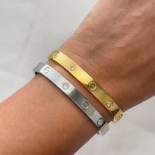 Charger l'image dans la galerie, Stainless Steel with 4 Stones Bangle