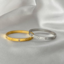 Charger l'image dans la galerie, Stainless Steel Crystal & Clover Bangles