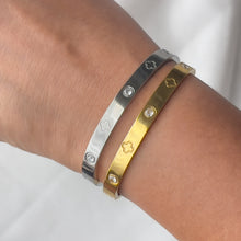 Charger l'image dans la galerie, Stainless Steel Crystal & Clover Bangles