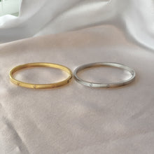 Charger l'image dans la galerie, Stainless Steel Slim Bangle