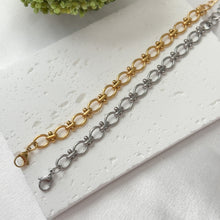 Charger l'image dans la galerie, Stainless Steel Queen Bracelet