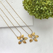 Charger l'image dans la galerie, Stainless Steel Flower Pendant Necklace