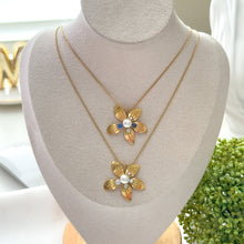 Charger l'image dans la galerie, Stainless Steel Flower Pendant Necklace