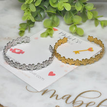 Charger l'image dans la galerie, Flowers Stainless Steel Bangle
