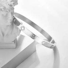 Charger l'image dans la galerie, Stainless Steel Crystal & Clover Bangles