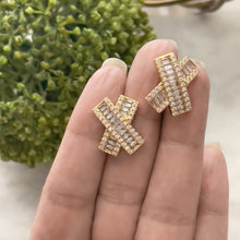Charger l'image dans la galerie, Zircon ear Studs