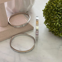 Charger l'image dans la galerie, Stainless Steel Full Crystal Clovers Bangles