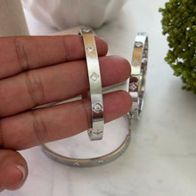 Charger l'image dans la galerie, Stainless Steel Full Crystal Clovers Bangles