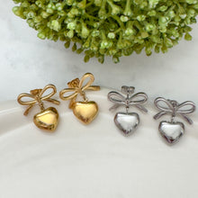 Charger l'image dans la galerie, ST Heart Coquette Earrings