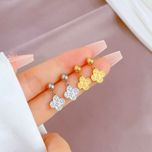 Charger l'image dans la galerie, Stainless Stell Clover Stud Earrings