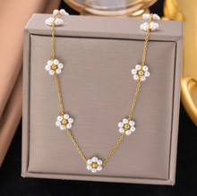 Charger l'image dans la galerie, Dainty Flowers Necklaces