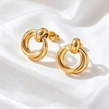 Carica l'immagine nel visualizzatore di Gallery, Gold Circle Stud Earrings