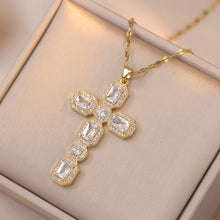 Charger l'image dans la galerie, Cross Diamond Pendant Necklace