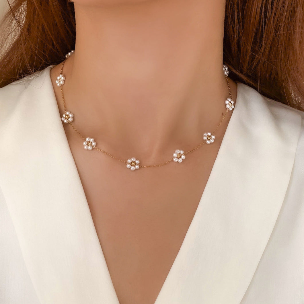 Dainty Flowers Necklaces