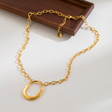 Carregar imagem no visualizador da galeria, Oval Pendant Necklaces

