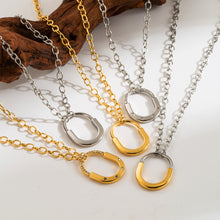 Carregar imagem no visualizador da galeria, Oval Pendant Necklaces
