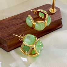 Carregar imagem no visualizador da galeria, Moon Stud Earrings
