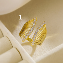 Load image into Gallery viewer, Luxury Gold Crystals Rings
