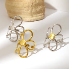 Cargar imagen en el visor de la galería, Flower-shaped ring
