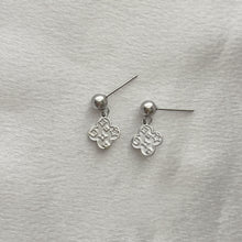 Load image into Gallery viewer, Stainless Stell Clover Stud Earrings
