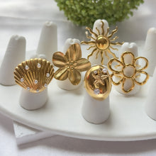 Cargar imagen en el visor de la galería, Gold Ocean adjustable rings
