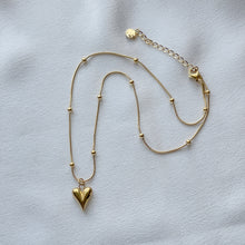 Cargar imagen en el visor de la galería, Stainless Steel Heart Pendant Necklace
