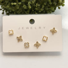 Load image into Gallery viewer, Set of Flowers Earrings
