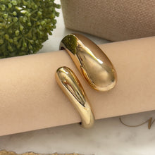 Load image into Gallery viewer, Gold Bangle Bracelet

