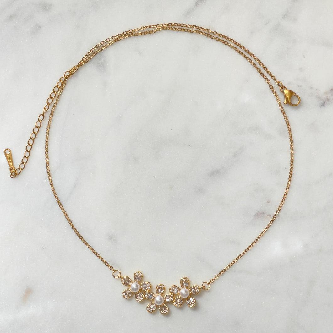 Flowers & Pearls Necklaces