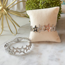 Carica l&#39;immagine nel visualizzatore di Gallery, Stainless Steel Stars Bangle
