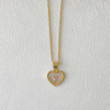 Carregar imagem no visualizador da galeria, Love &amp; Mama Pendant Necklace
