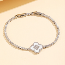 Load image into Gallery viewer, Dainty Four-Leaf Clover Bracelet
