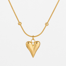Cargar imagen en el visor de la galería, Stainless Steel Heart Pendant Necklace
