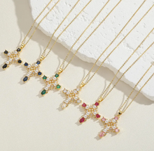 Cargar imagen en el visor de la galería, Crystal with Pearls Cross Necklace
