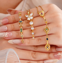 Carica l'immagine nel visualizzatore di Gallery, Longer Geometry Necklaces
