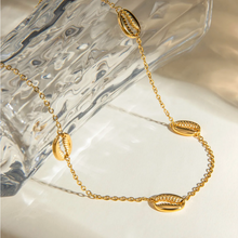 Charger l&#39;image dans la galerie, Golden Shells Necklace
