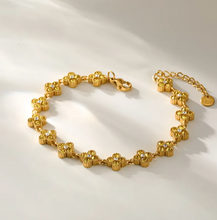 Carregar imagem no visualizador da galeria, Luxurious Flowers Bracelets
