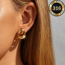 Cargar imagen en el visor de la galería, Gold Circle Stud Earrings
