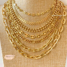 Carregar imagem no visualizador da galeria, Gold Chains Necklaces
