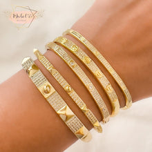 Load image into Gallery viewer, 5 styles Carter Bangles
