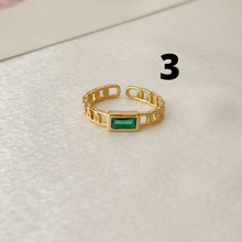 Carica l&#39;immagine nel visualizzatore di Gallery, Emerald color Rings
