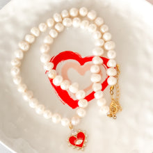 Carregar imagem no visualizador da galeria, Lucky pendant Pearls Necklace

