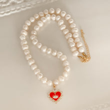 Load image into Gallery viewer, Lucky pendant Pearls Necklace
