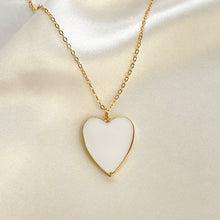 Carregar imagem no visualizador da galeria, Big Enamel Heart Pendant Necklace
