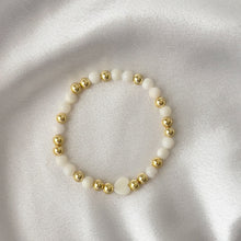 Carregar imagem no visualizador da galeria, Natural Shell Bracelets
