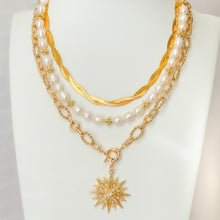 Carregar imagem no visualizador da galeria, Freshwater Pearls Necklace
