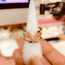 Load image into Gallery viewer, Rose Gold Letter Ring
