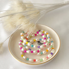 Cargar imagen en el visor de la galería, Pulsera de perlas de colores mezclados
